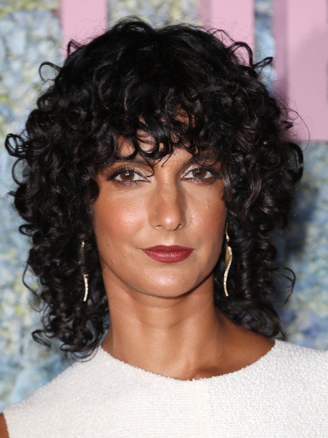 How tall is Poorna Jagannathan?